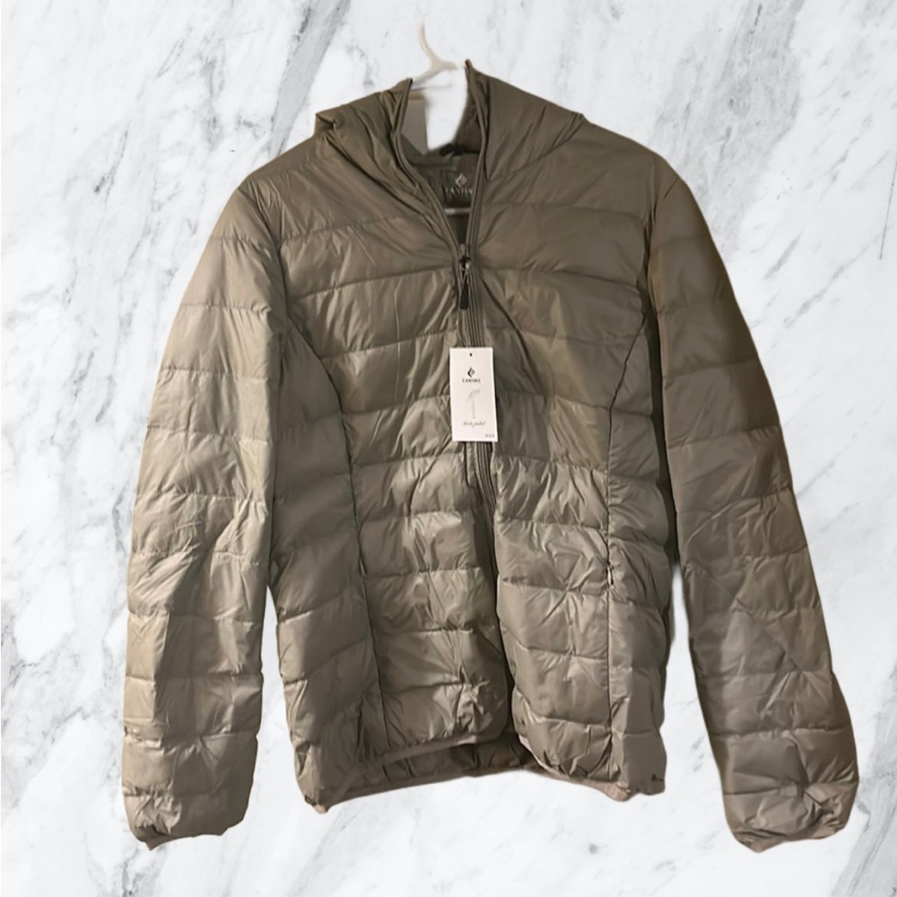 Fantiny vogue down jacket L can be stored in the bag it comes with it is so cool